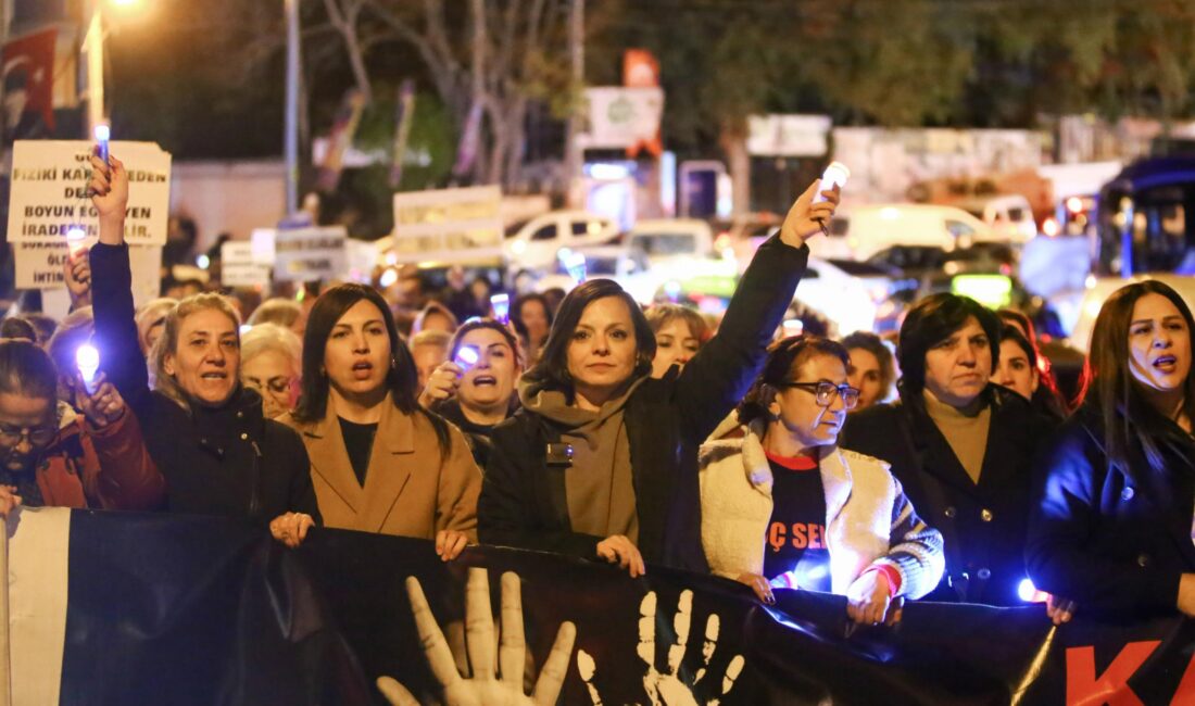 Cumhuriyet Halk Partisi (CHP) İzmir İl Kadın Kolları tarafından düzenlenen