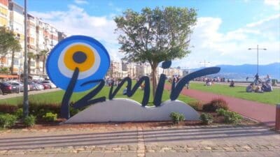 Meteoroloji Genel Müdürlüğü'nün verilerine göre İzmir, hafta sonunda mevsim normallerinin