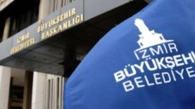 İzmir Büyükşehir Belediye Başkanı Cemil Tugay, genel sekreter yardımcısı Şükran