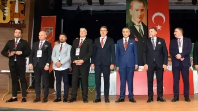 Futbol, basketbol ve voleybol branşlarında sezona zirve yarışında başlamasına rağmen