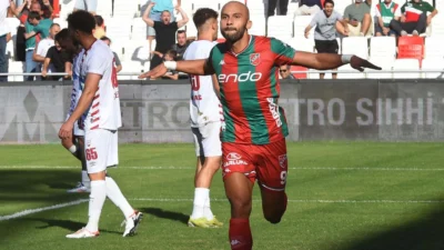 Karşıyaka'da son 2 maçta forma giyemeyen santrfor İshak Kurt'un sentetik