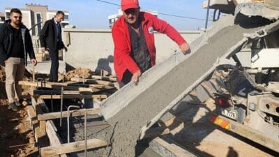 Menderes Belediyesi, Barbaros Mahallesi’nde inşasına daha önce başlamış olduğu parkta