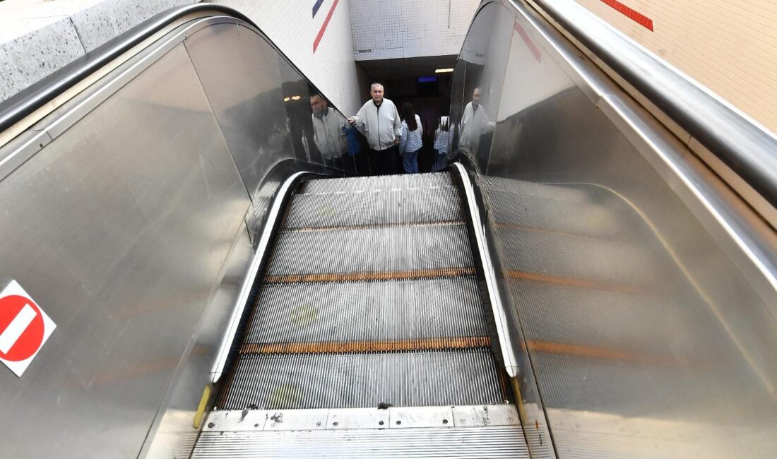 Evka 3-Narlıdere Kaymakamlık arasında hizmet veren 27 kilometrelik İzmir Metrosu’nun