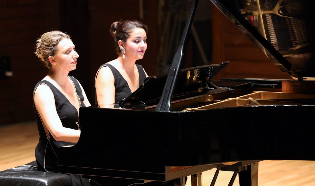 İzmir Büyükşehir Belediyesi Ahmed Adnan Saygun Sanat Merkezi’nde yapılan Duo