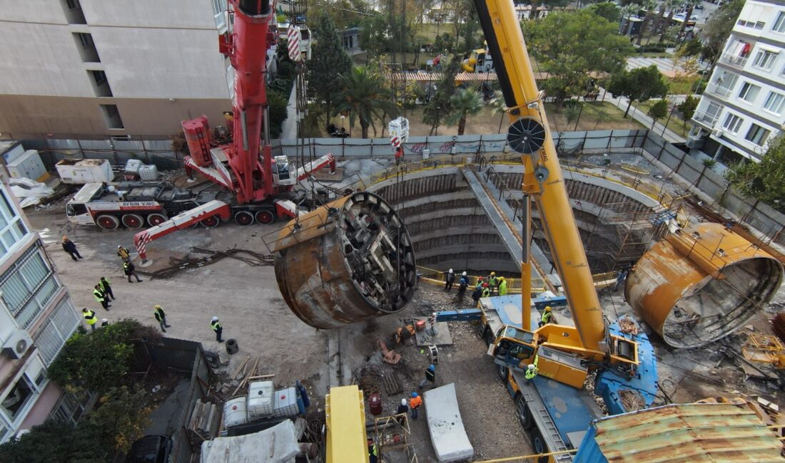 Dev makine yeni rotası için taşınacak İzmir Büyükşehir Belediyesi’nin yapımını sürdürdüğü Buca Metrosu’nun tünel kazıları sürerken,