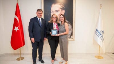 İzmir Büyükşehir Belediye Başkanı Dr. Cemil Tugay, kardeş şehir Bremen’in