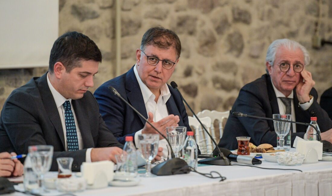 İzmir Büyükşehir Belediye Başkanı Dr. Cemil Tugay, 131’inci İEKKK toplantısında