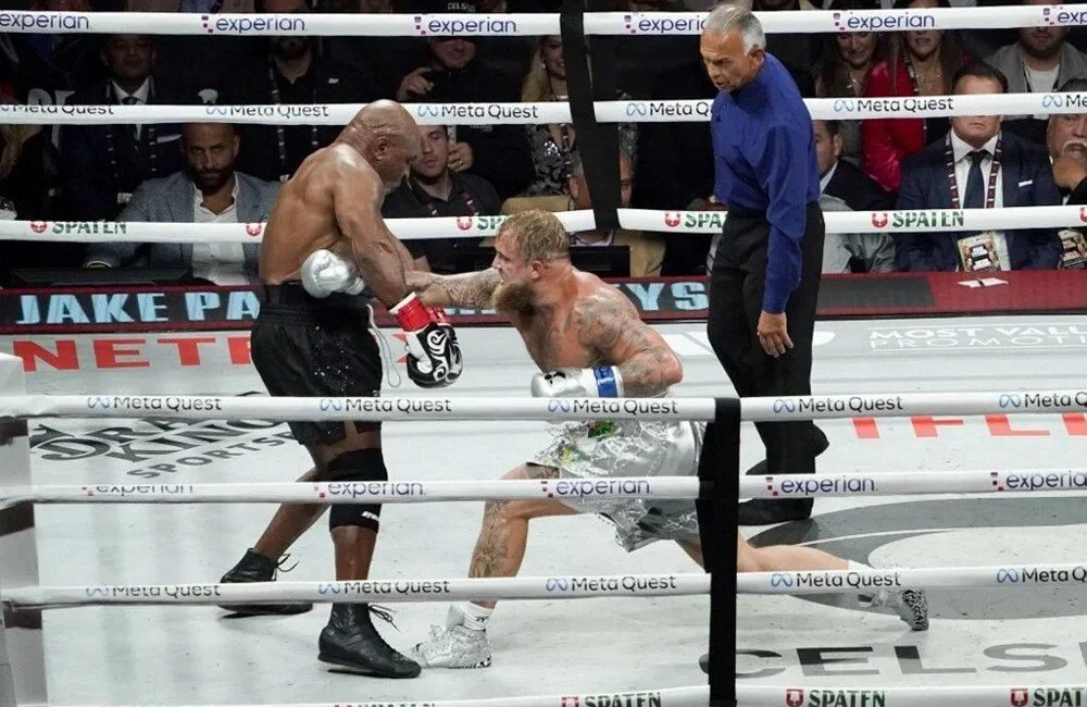 Dünyanın merakla beklediği Mike Tyson-Jake Paul boks maçı sona erdi.