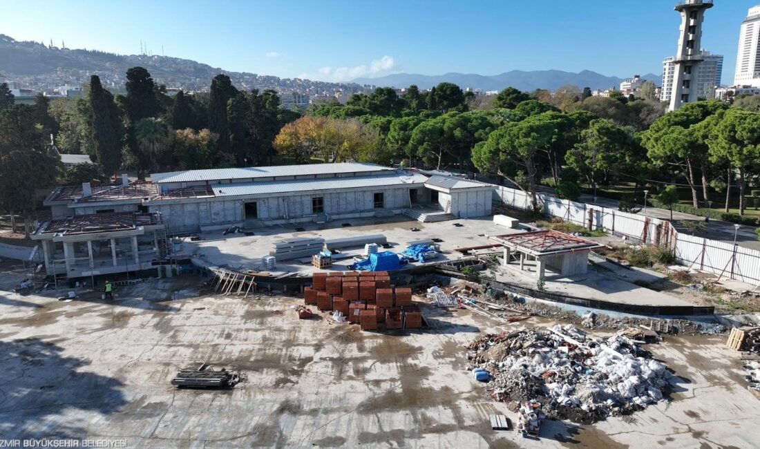 İzmir Büyükşehir Belediyesi, kent belleğinde önemli yeri olan Kültürpark’taki Göl