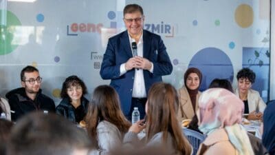 İzmir Büyükşehir Belediye Başkanı Dr. Cemil Tugay, İzmir Büyükşehir Belediyesi