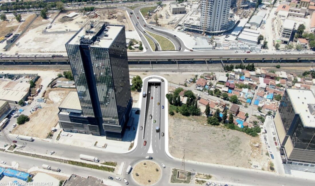 Konak’ın iki yakası Mürselpaşa Karayolu Alt Geçidi ile birleşiyor İzmir Büyükşehir Belediye Başkanı Dr. Cemil Tugay’ın kent trafiğine nefes