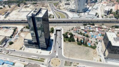 İzmir Büyükşehir Belediye Başkanı Dr. Cemil Tugay’ın kent trafiğine nefes