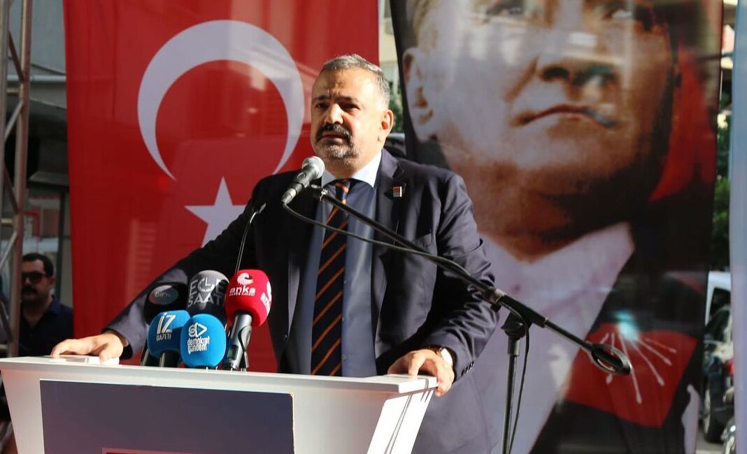 Cumhuriyet Halk Partisi İzmir İl Başkanı Şenol Aslanoğlu 2024 yılını