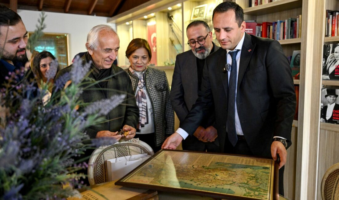 Bornova Belediyesi’nin Belkahve’de bulunan Ata Anı Evi’ne Cumhuriyet’in ilk yıllarına