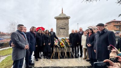 
Gaziemir Belediye Başkanı Ünal Işık, belediye meclis üyeleriyle birlikte Bulgaristan