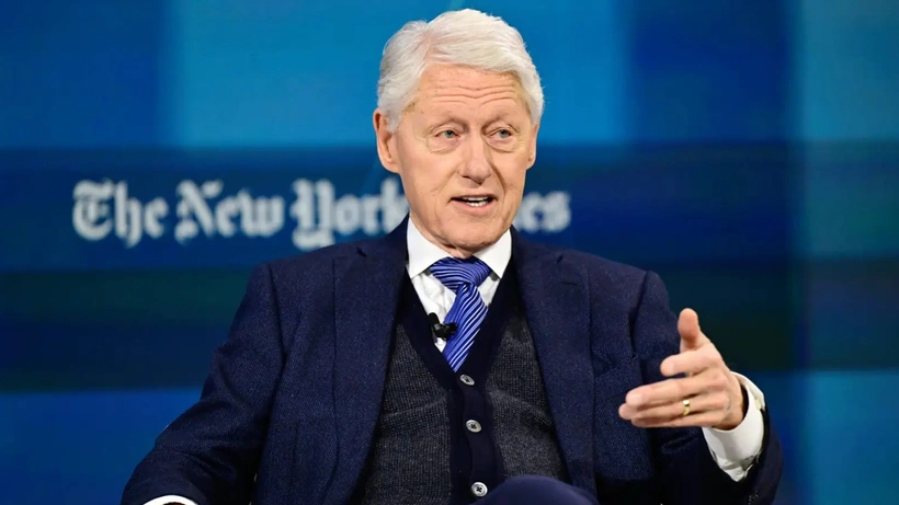 ABD’nin 42. Başkanı Bill Clinton, ateşlenme şikayetiyle Washington DC’deki Georgetown