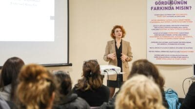 Buca Belediyesi, tarihten bugüne kadın hakları mücadelesini masaya yatırdı.  
