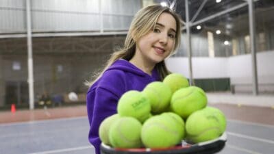 Buca Belediyesi’nin kış spor kursları büyük ilgi gördü. Belediye Başkanı
