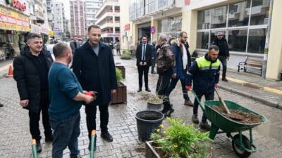 Bornova Belediyesi, Merkez Kapalı Pazaryeri’nin bulunduğu alanda trafik sıkışıklığı sorununa