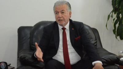 Yeni bir AVM’nin  Basmane’de esnafı bitirip yaşamı felç edeceğini söyleyen