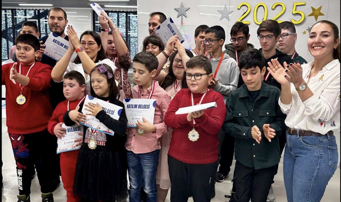 Havuz İzmir'de eğitim alan özel gereksinimli 40 çocuk kursiyer, yılı