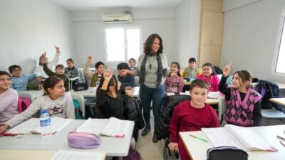 Gaziemir Belediyesi’nin eğitimde fırsat eşitliği sağlamak için ücretsiz hizmet verdiği