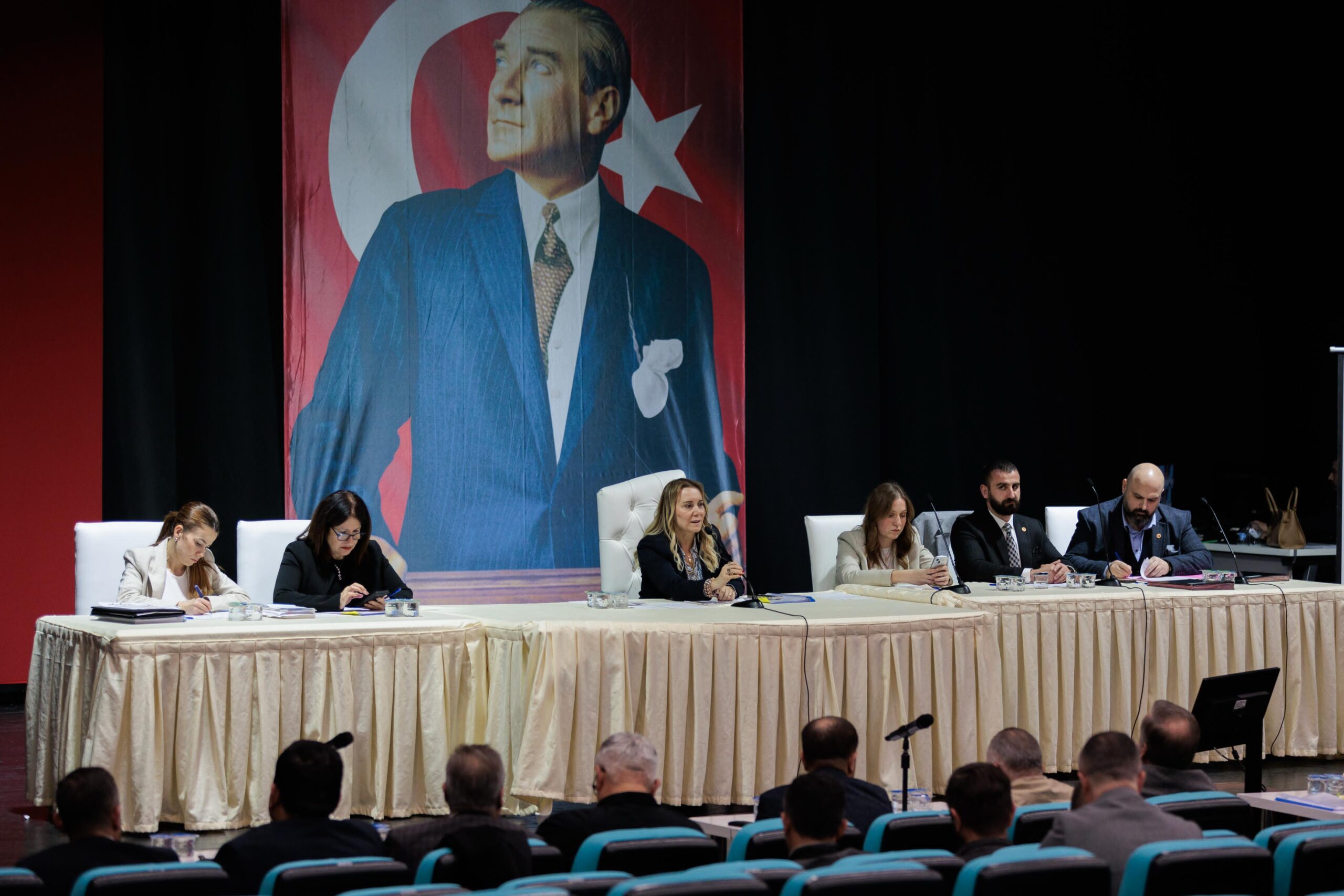 Konak Belediye Meclisi 2024 yılının son toplantısını duyarlılıkla alınan kararlar