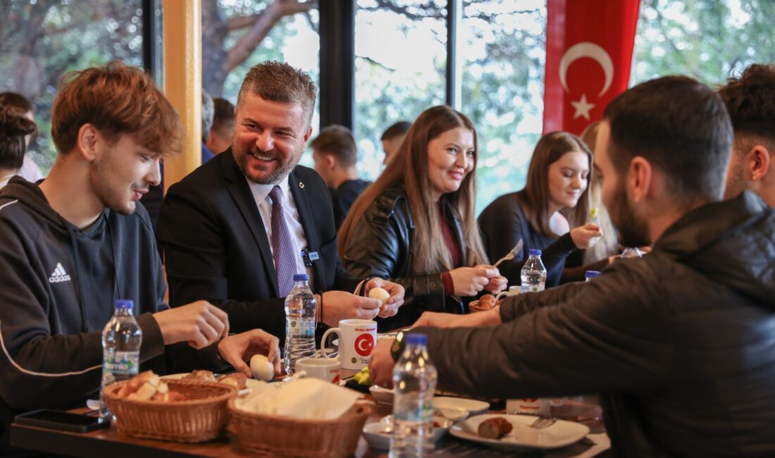 Başkan Görkem Duman, Kuzey Makedonyalı gençlerle Türkçe Eğitim Bayramı’nı kutladı
