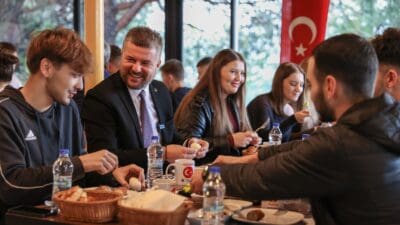 Başkan Görkem Duman, Kuzey Makedonyalı gençlerle Türkçe Eğitim Bayramı’nı kutladı