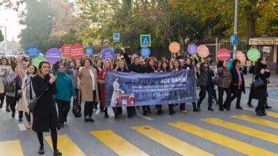 İzmir’in seçilmiş kadınları, 5 Aralık Türkiye Cumhuriyeti’nde Kadınlara Seçme ve
