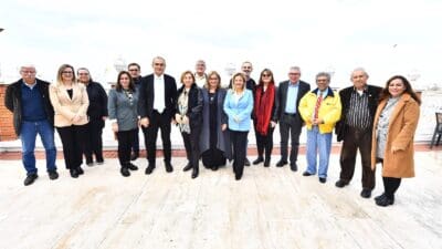 İzmir Büyükşehir Belediyesi'nin bu yıl 25’incisini düzenlediği Barış Selçuk Gazetecilik