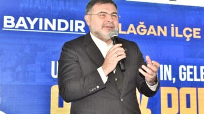 AK Parti Bayındır İlçe Kongresinde konuşan AK Parti İzmir İl