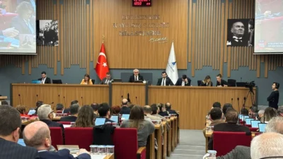 İzmir Büyükşehir Belediyesi’nin (İzBB) Aralık ayı son meclis toplantısında, kooperatifler