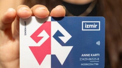İzmir Büyükşehir Belediyesi’nin dar gelirli vatandaşlar için hizmete aldığı Anne