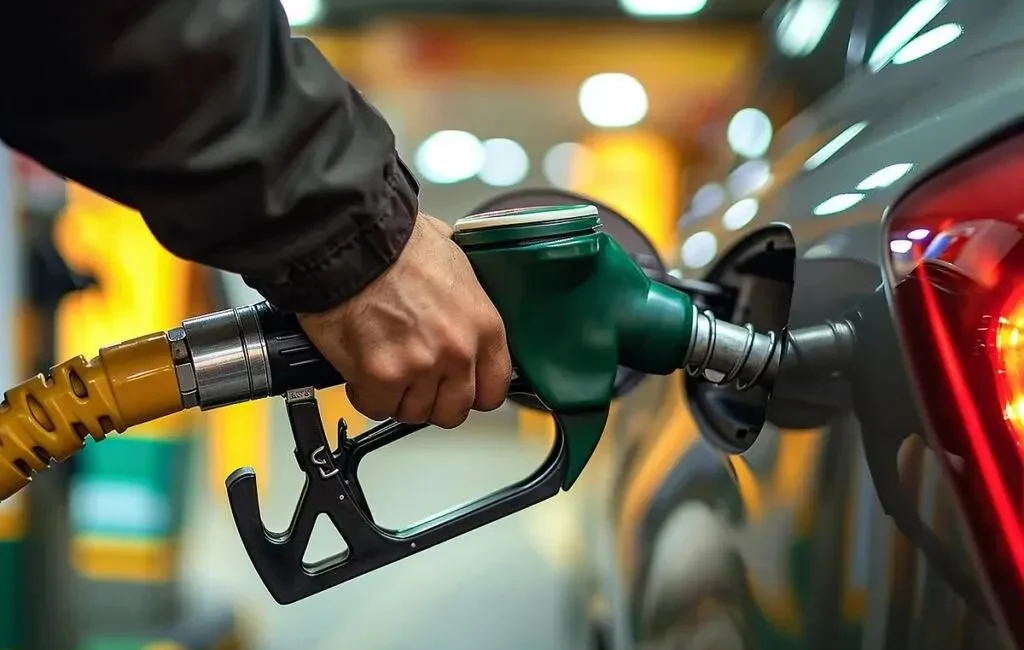 Brent petrol fiyatlarında dalganlanmayla, benzin ve motorin fiyatları da indirim