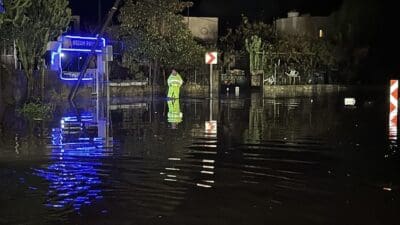 Muğla'nın Bodrum ilçesinde etkisini gösteren sağanak yağış nedeniyle 10'dan fazla evi su