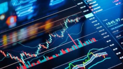BIST 100 endeksi, günü yükselişle tamamlarken toplam işlem hacmi 83,2
