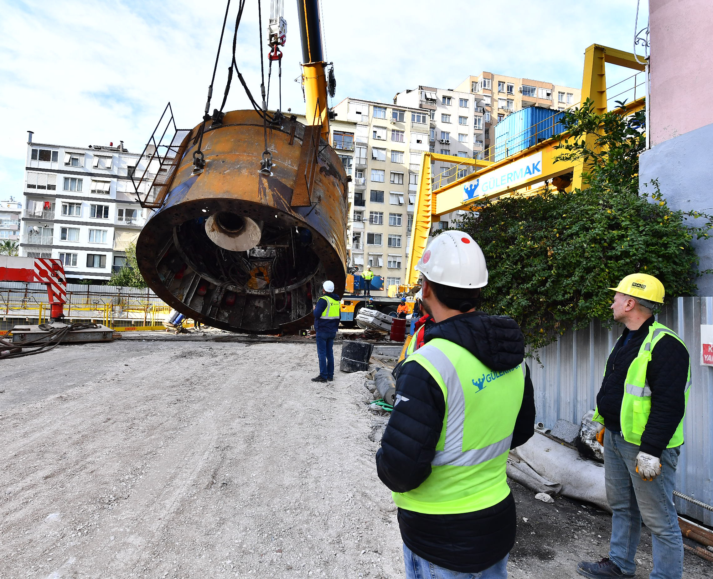 Buca Metrosu’nda 450 tonluk tünel açma makinesi (TBM), Üçyol Hat