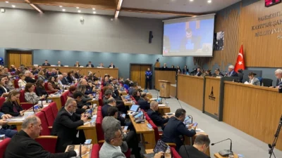 ÇEDES projesi İzmir Büyükşehir Belediye Meclisi’nde tartışıldı. AK Partili Yıldız