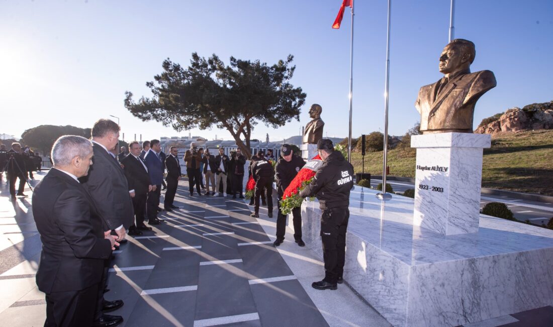 Aliyev ölüm yıl dönümünde İzmir’de anıldı Azerbaycan’ın milli lideri Haydar Aliyev, ölümünün 21. yıl dönümünde İzmir’de