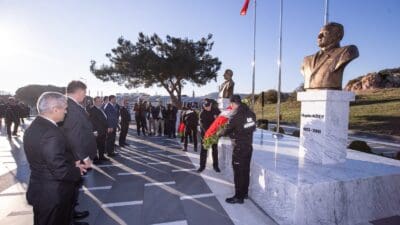 Azerbaycan’ın milli lideri Haydar Aliyev, ölümünün 21. yıl dönümünde İzmir’de