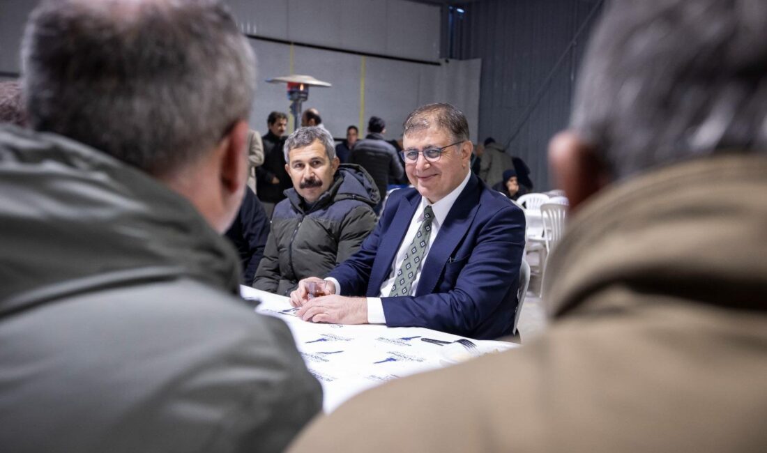 İzmir Büyükşehir Belediye Başkanı Dr. Cemil Tugay, kentin çok sayıda