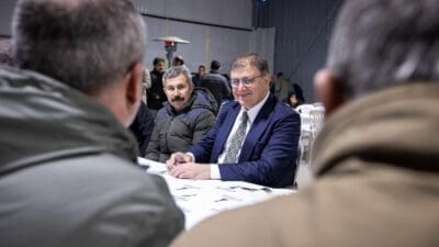 İzmir Büyükşehir Belediye Başkanı Dr. Cemil Tugay, kentin çok sayıda