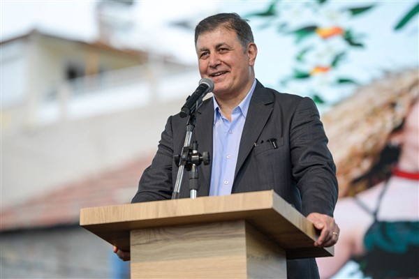 İzmir Büyükşehir Belediye Başkanı Cemil Tugay, AK Parti'ye katılacağı iddialarını