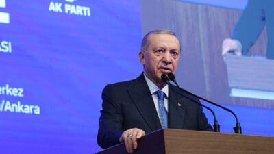 Cumhurbaşkanı Erdoğan: "İzmir Körfezi kaderine terk edildi, umurlarında bile değil."






