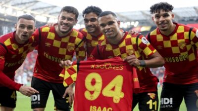 Süper Lig'e dönen Göztepe, Manisa FK ve Charlton ile hazırlık