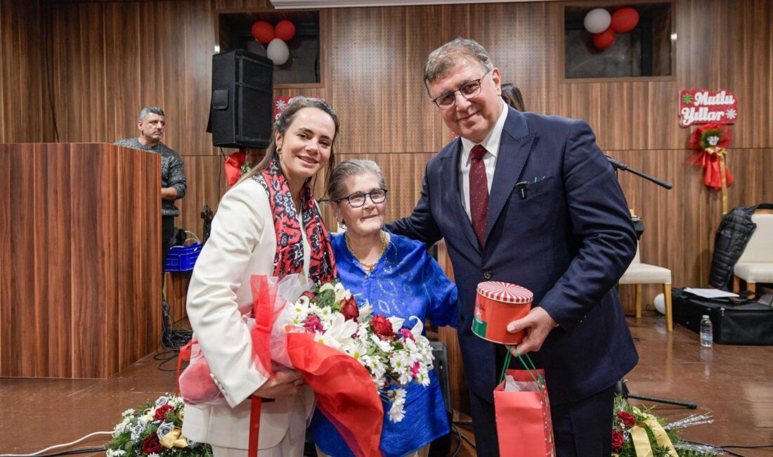 İzmir Büyükşehir Belediye Başkanı Dr. Cemil Tugay, yeni yıl heyecanını