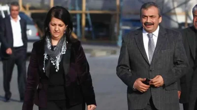 DEM Parti milletvekilleri Sırrı Süreyya Önder ve Pervin Buldan, 4,5