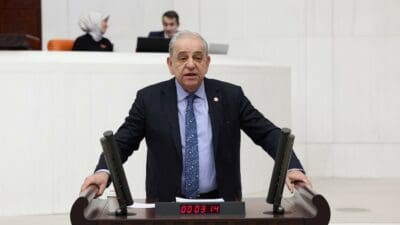 CHP İzmir Milletvekili Rıfat Nalbantoğlu, İzmir Büyükşehir Belediyesi’nin onay bekleyen