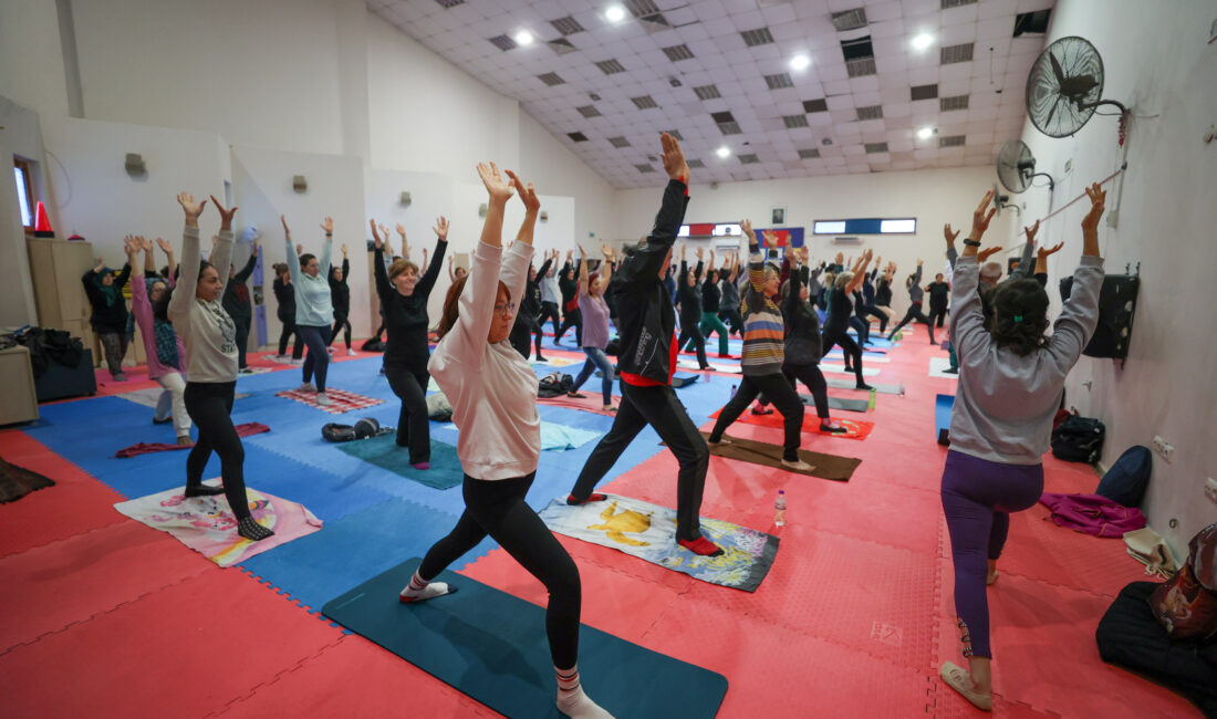Bucalı kadınlar güne zinde başlıyor Buca Belediyesi’nin kadınlar için açtığı pilates, yoga ve zumba kursları